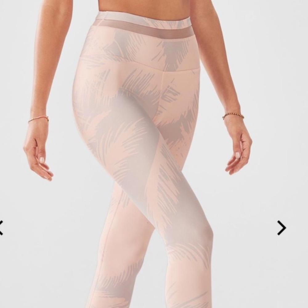 NWT Fabletics Darby 7/8 Capri Pink Palm